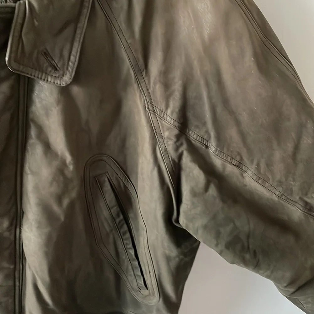 Thornton Bay Leather Jacket Size L/XL